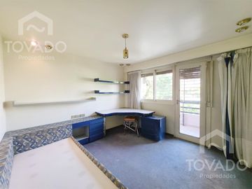 GRAN OPORTUNIDAD! APTO CRÉDITO! Amplio 5 Ambientes de Categoría con doble balcon en Flores!