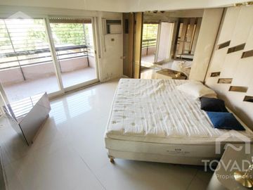 GRAN OPORTUNIDAD! APTO CRÉDITO! Amplio 5 Ambientes de Categoría con doble balcon en Flores!