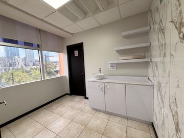 Consultorio | Local 20m2 en Renta frente a Hospital San José