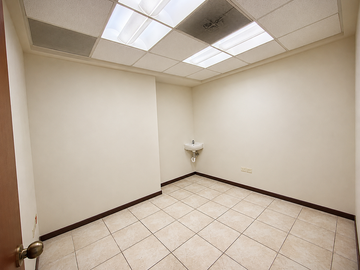 Consultorio | Local 155m2 en Renta frente a Hospital San José