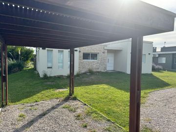Casa en Alquiler Temporal Costa Esmeralda Barrio Residencial I, 4 Dormitorios 3 Baños
