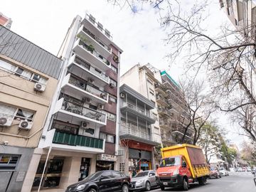 Departamento de 5 ambientes con escritorio y dependencia en Venta en Palermo, Ideal Consultorios