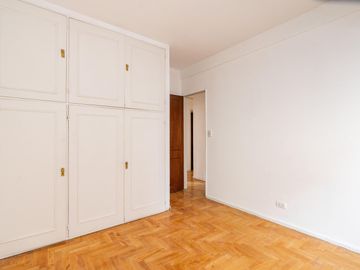 Departamento de 5 ambientes con escritorio y dependencia en Venta en Palermo, Ideal Consultorios