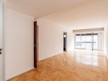 Departamento de 5 ambientes con escritorio y dependencia en Venta en Palermo, Ideal Consultorios