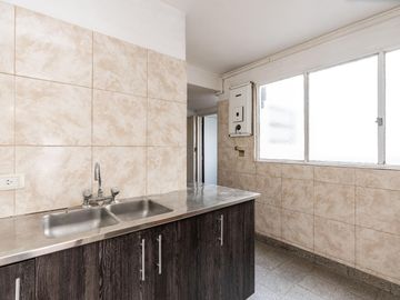 Departamento de 5 ambientes con escritorio y dependencia en Venta en Palermo, Ideal Consultorios