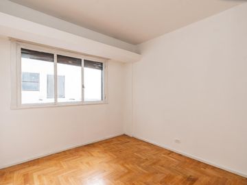 Departamento de 5 ambientes con escritorio y dependencia en Venta en Palermo, Ideal Consultorios