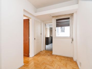 Departamento de 5 ambientes con escritorio y dependencia en Venta en Palermo, Ideal Consultorios