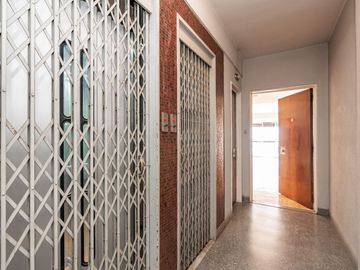 Departamento de 5 ambientes con escritorio y dependencia en Venta en Palermo, Ideal Consultorios