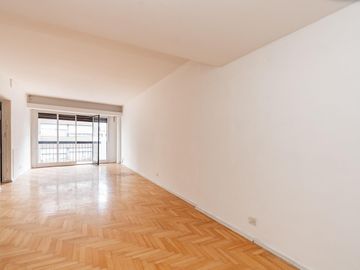 Departamento de 5 ambientes con escritorio y dependencia en Venta en Palermo, Ideal Consultorios