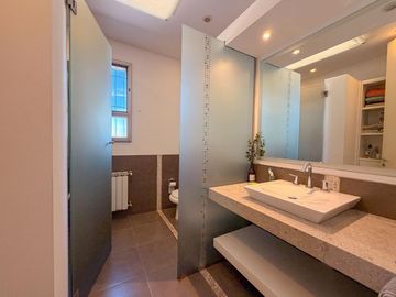 venta casa tres dormitorios alberdi moderna