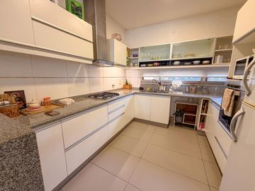 venta casa tres dormitorios alberdi moderna