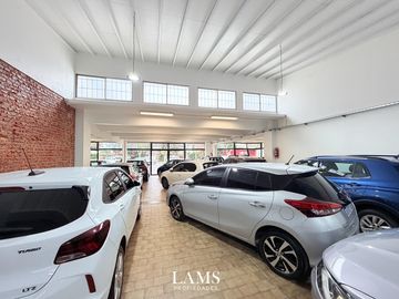 Importante local sobre Av. Luro en Venta y Alquiler