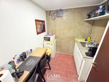 Importante local sobre Av. Luro en Venta y Alquiler