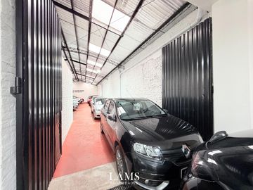 Importante local sobre Av. Luro en Venta y Alquiler