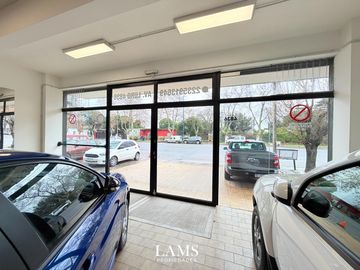 Importante local sobre Av. Luro en Venta y Alquiler