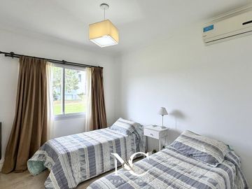 Casa en venta en Costa Esmeralda con gas natural