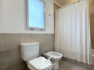 Casa en venta en Costa Esmeralda con gas natural
