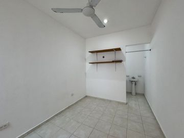 CASA EN RENTA AMUEBLADA, 3 RECÁMARAS Y ALBERCA AL NORESTE DE MÉRIDA