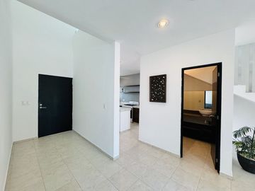 CASA EN RENTA AMUEBLADA, 3 RECÁMARAS Y ALBERCA AL NORESTE DE MÉRIDA