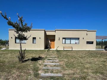 CASA 4 AMBIENTES EN VENTA, BARRIO PRIVADO MATISSE, LOS CARDALES
