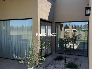 CASA 4 AMBIENTES EN VENTA, BARRIO PRIVADO MATISSE, LOS CARDALES