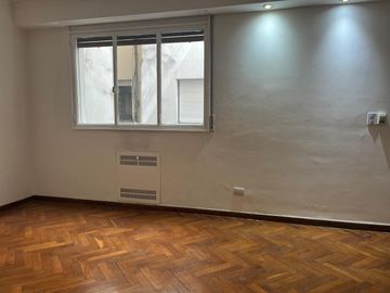 Departamento de dos ambientes en alquiler en Recoleta