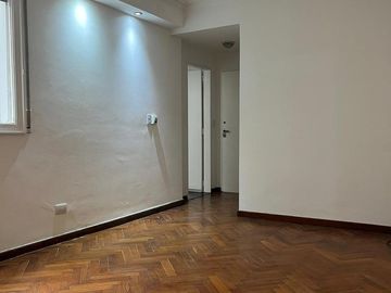 Departamento de dos ambientes en alquiler en Recoleta