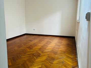 Departamento de dos ambientes en alquiler en Recoleta
