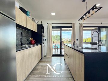 Casa en venta en Costa Esmeralda 4 amb piscina