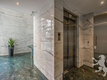 EXCELENTE SEMIPISO - VENTA - 4 AMBIENTES - DEPENDENCIA - COCHERA - LAS CAÑITAS