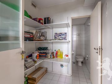 EXCELENTE SEMIPISO - VENTA - 4 AMBIENTES - DEPENDENCIA - COCHERA - LAS CAÑITAS