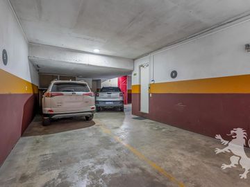 EXCELENTE SEMIPISO - VENTA - 4 AMBIENTES - DEPENDENCIA - COCHERA - LAS CAÑITAS