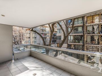 EXCELENTE SEMIPISO - VENTA - 4 AMBIENTES - DEPENDENCIA - COCHERA - LAS CAÑITAS