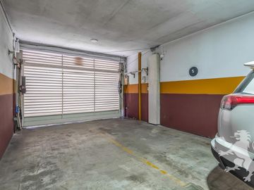 EXCELENTE SEMIPISO - VENTA - 4 AMBIENTES - DEPENDENCIA - COCHERA - LAS CAÑITAS