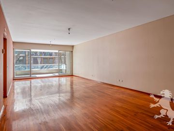 EXCELENTE SEMIPISO - VENTA - 4 AMBIENTES - DEPENDENCIA - COCHERA - LAS CAÑITAS