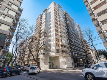 EXCELENTE SEMIPISO - VENTA - 4 AMBIENTES - DEPENDENCIA - COCHERA - LAS CAÑITAS