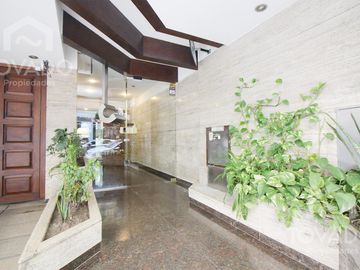 GRAN OPORTUNIDAD! APTO CRÉDITO! Amplio 4 Ambientes de Categoría con doble balcon en Flores!