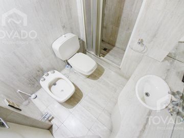 GRAN OPORTUNIDAD! APTO CRÉDITO! Amplio 4 Ambientes de Categoría con doble balcon en Flores!