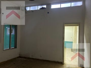Venta en Block 3 Locales  con  2 Departamentos en Victoria Centro.