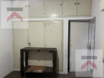 Venta en Block 3 Locales  con  2 Departamentos en Victoria Centro.