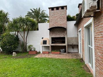 Venta Casa 7 amb c/ jardin y pileta - Punta Chica