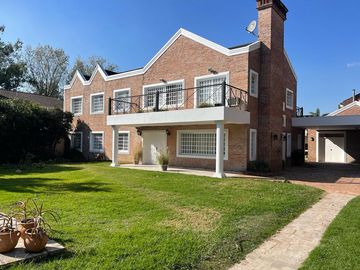 Venta Casa 7 amb c/ jardin y pileta - Punta Chica