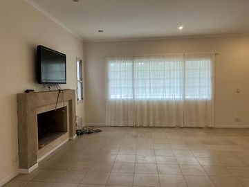 Venta Casa 7 amb c/ jardin y pileta - Punta Chica