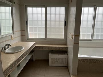 Venta Casa 7 amb c/ jardin y pileta - Punta Chica