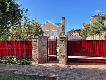 Venta Casa 7 amb c/ jardin y pileta - Punta Chica