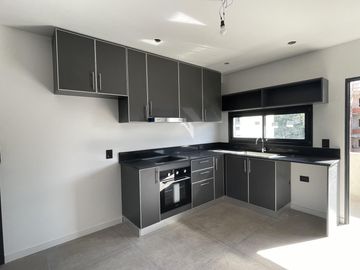 Departamento de 3 ambientes a estrenar de gran superficie - Don Torcuato.