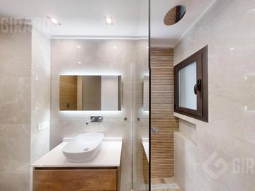 Piso en venta de 4 amb en zona guemes. 2 cocheras. A estrenar.