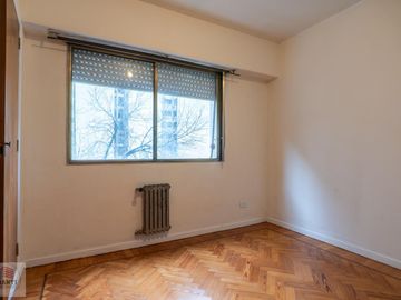 venta 4 ambientes al frente en Flores