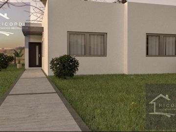 Casa en venta en Barrio Privado Santa Lucía, Pilar del Este.