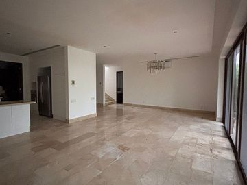 Casa en Venta en Yucatan Country Club Harmonia frente al lago